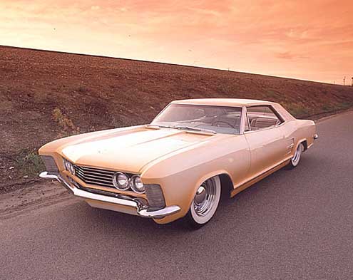 1964_Buick_Riviera_peach